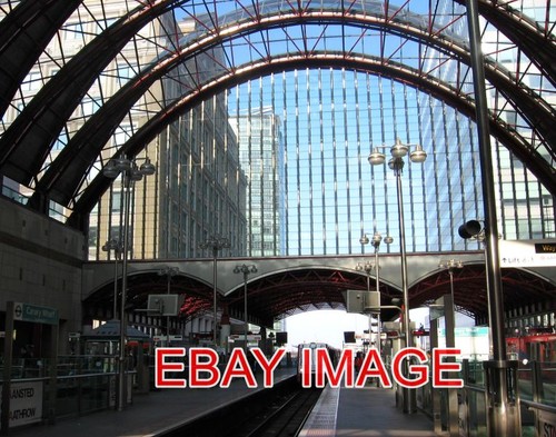 Photo canary wharf dlr - canary,