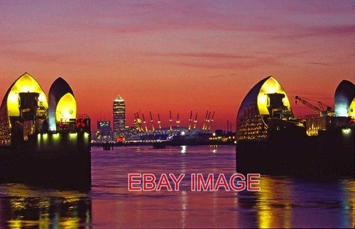 Photo thames barrier - thames,